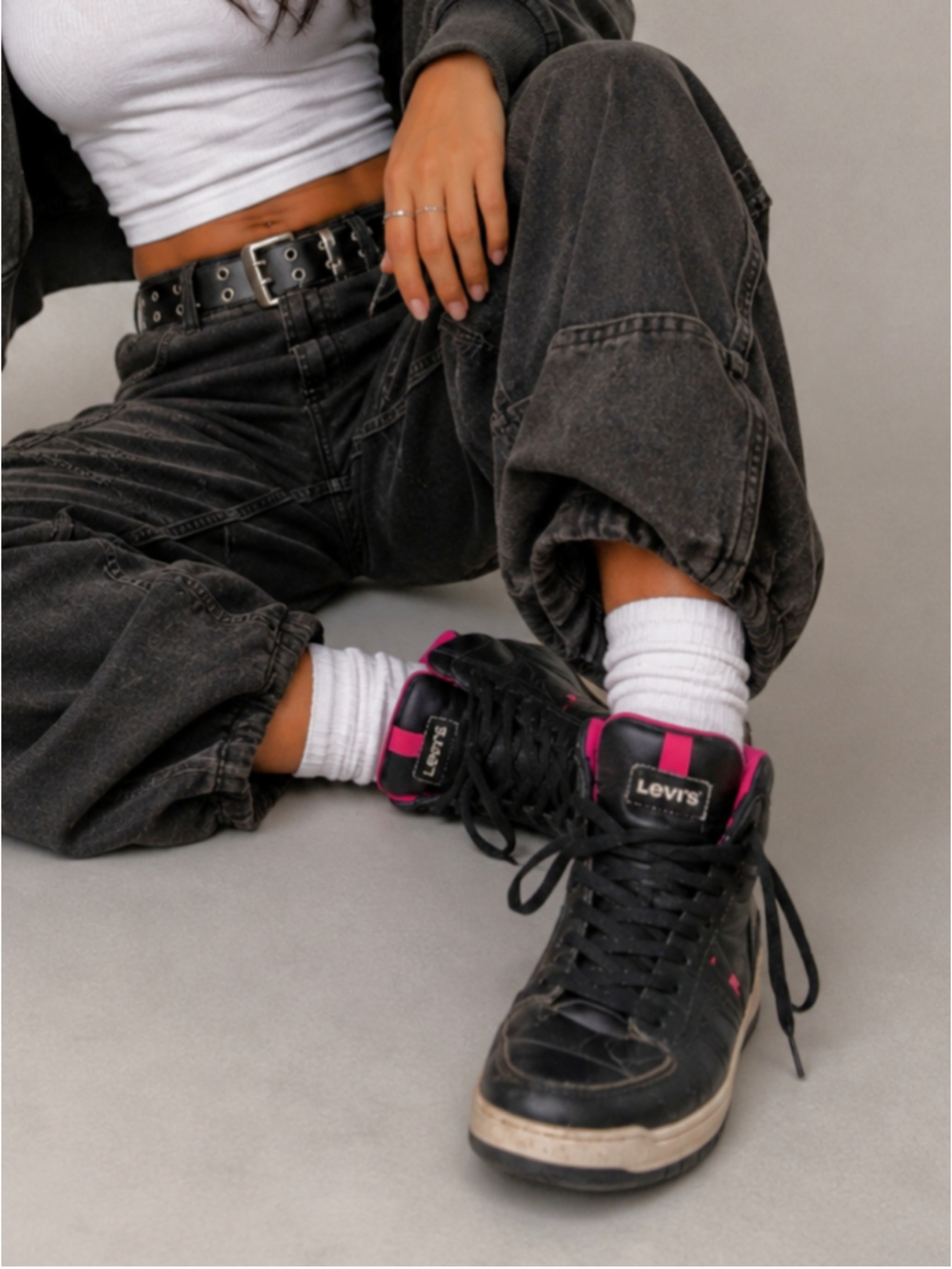Levi's Women's Blacktop-Perf-UL High-Top Sneakers - Black & Fuchsia 38 (7.5)